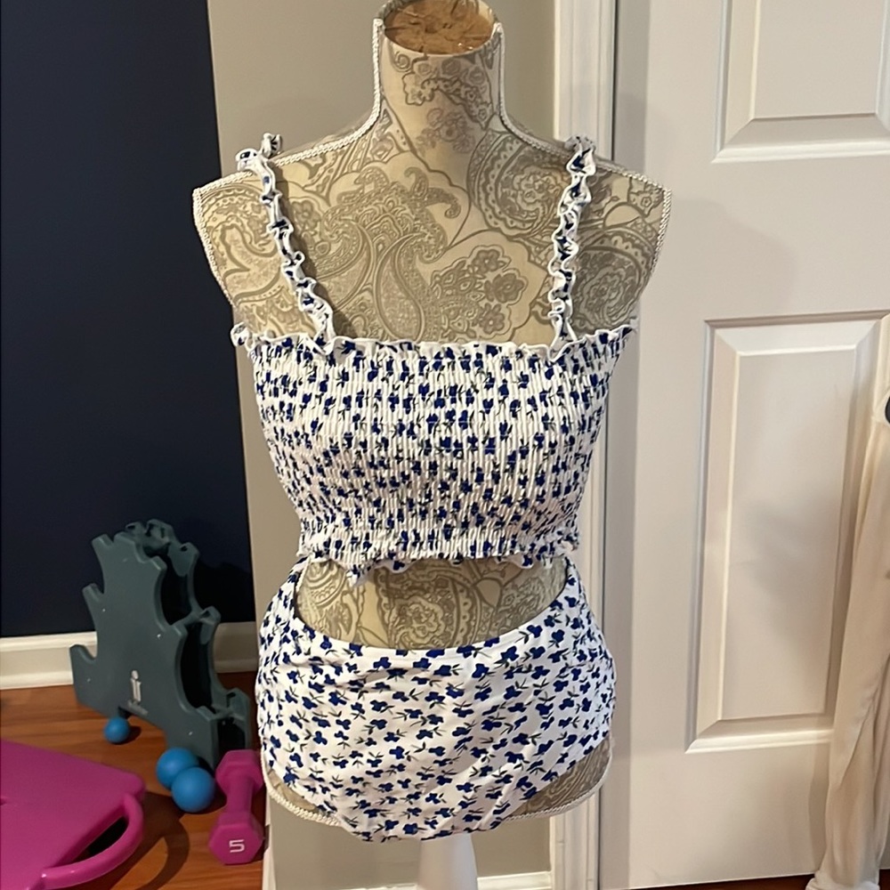 High waisted full coverage bikini size Large